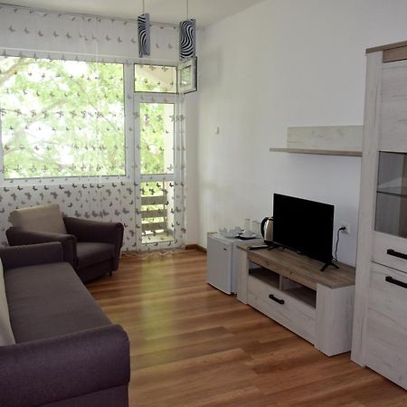Ahilea Hotel - Free Pool Access Balchik Exterior photo