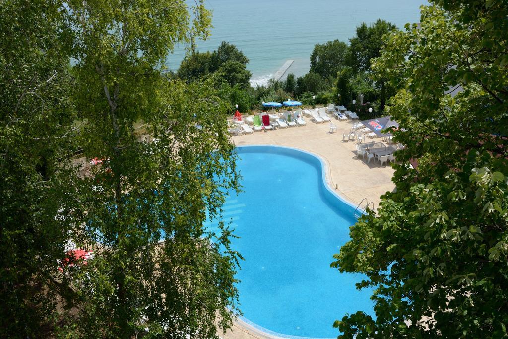 Ahilea Hotel - Free Pool Access Balchik Exterior photo