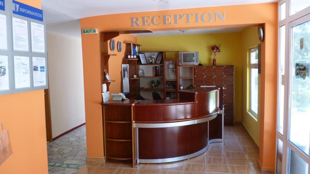 Ahilea Hotel - Free Pool Access Balchik Exterior photo