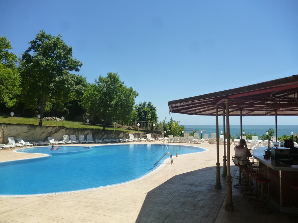 Ahilea Hotel - Free Pool Access Balchik Exterior photo