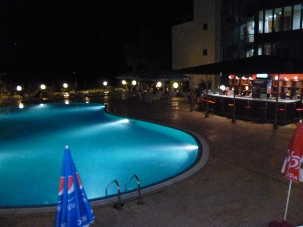 Ahilea Hotel - Free Pool Access Balchik Exterior photo