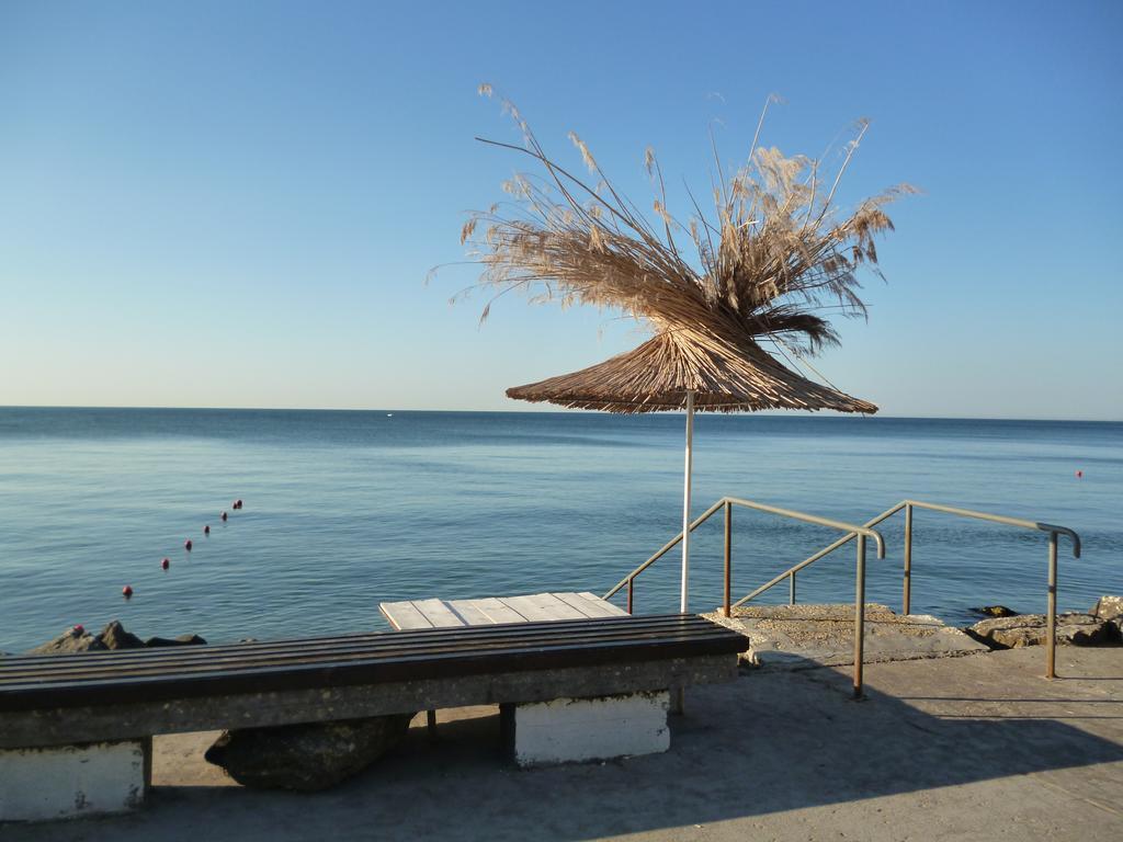 Ahilea Hotel - Free Pool Access Balchik Exterior photo