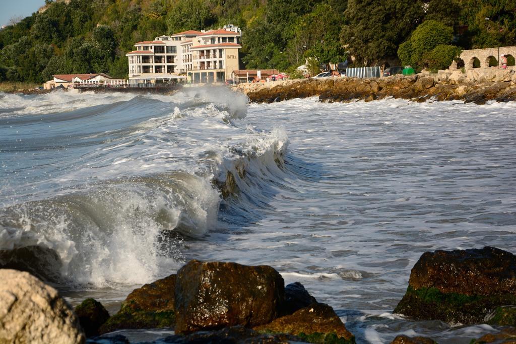 Ahilea Hotel - Free Pool Access Balchik Exterior photo