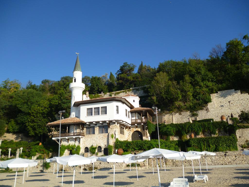 Ahilea Hotel - Free Pool Access Balchik Exterior photo