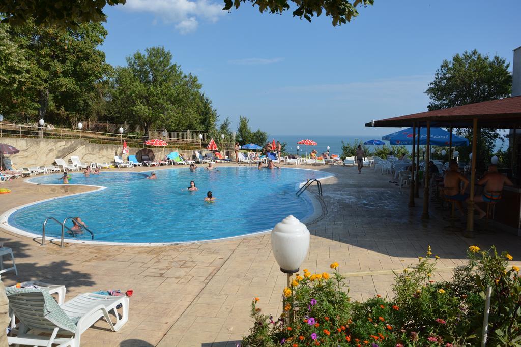 Ahilea Hotel - Free Pool Access Balchik Exterior photo