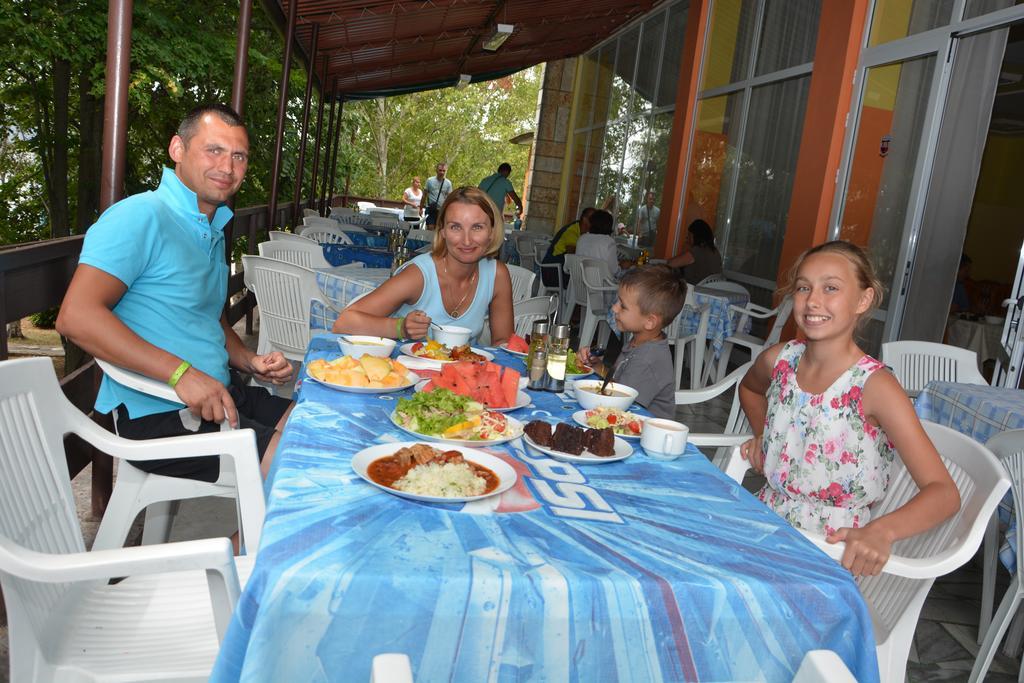 Ahilea Hotel - Free Pool Access Balchik Exterior photo