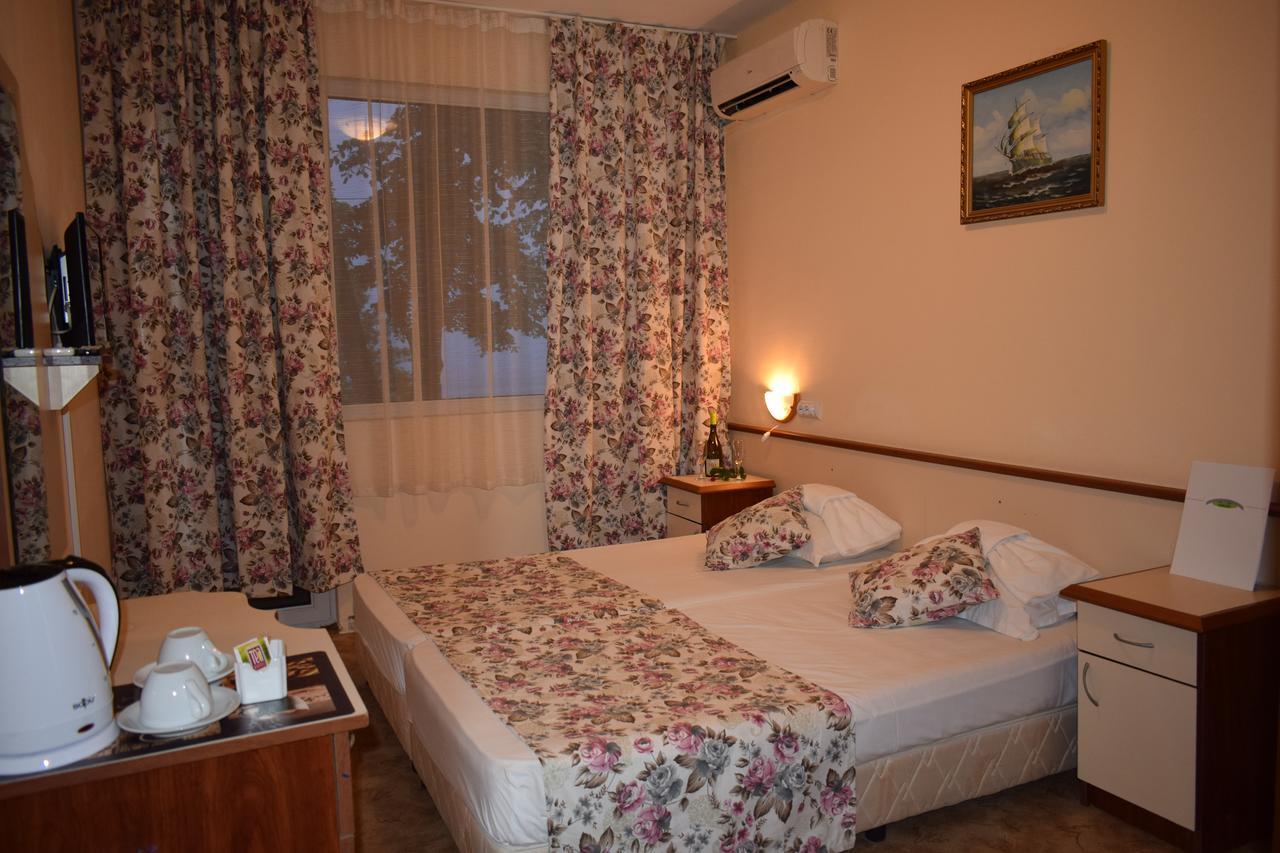 Ahilea Hotel - Free Pool Access Balchik Exterior photo