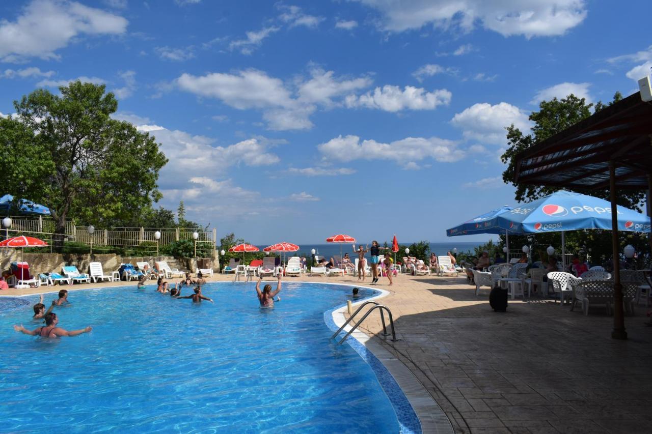 Ahilea Hotel - Free Pool Access Balchik Exterior photo