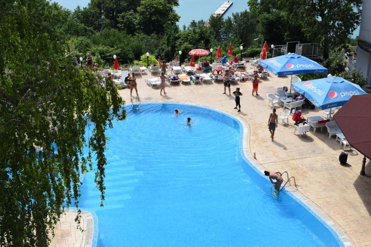 Ahilea Hotel - Free Pool Access Balchik Exterior photo