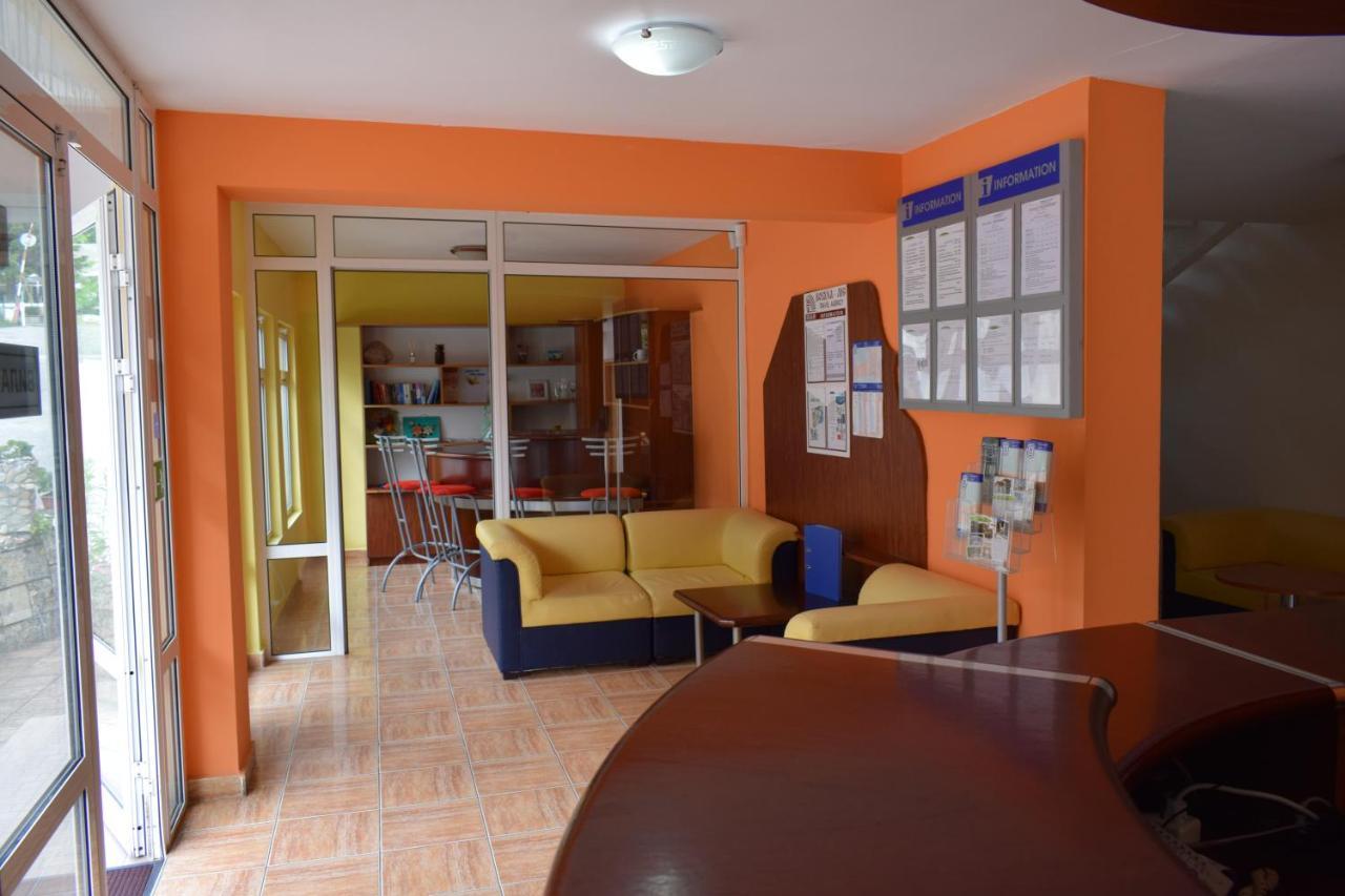 Ahilea Hotel - Free Pool Access Balchik Exterior photo