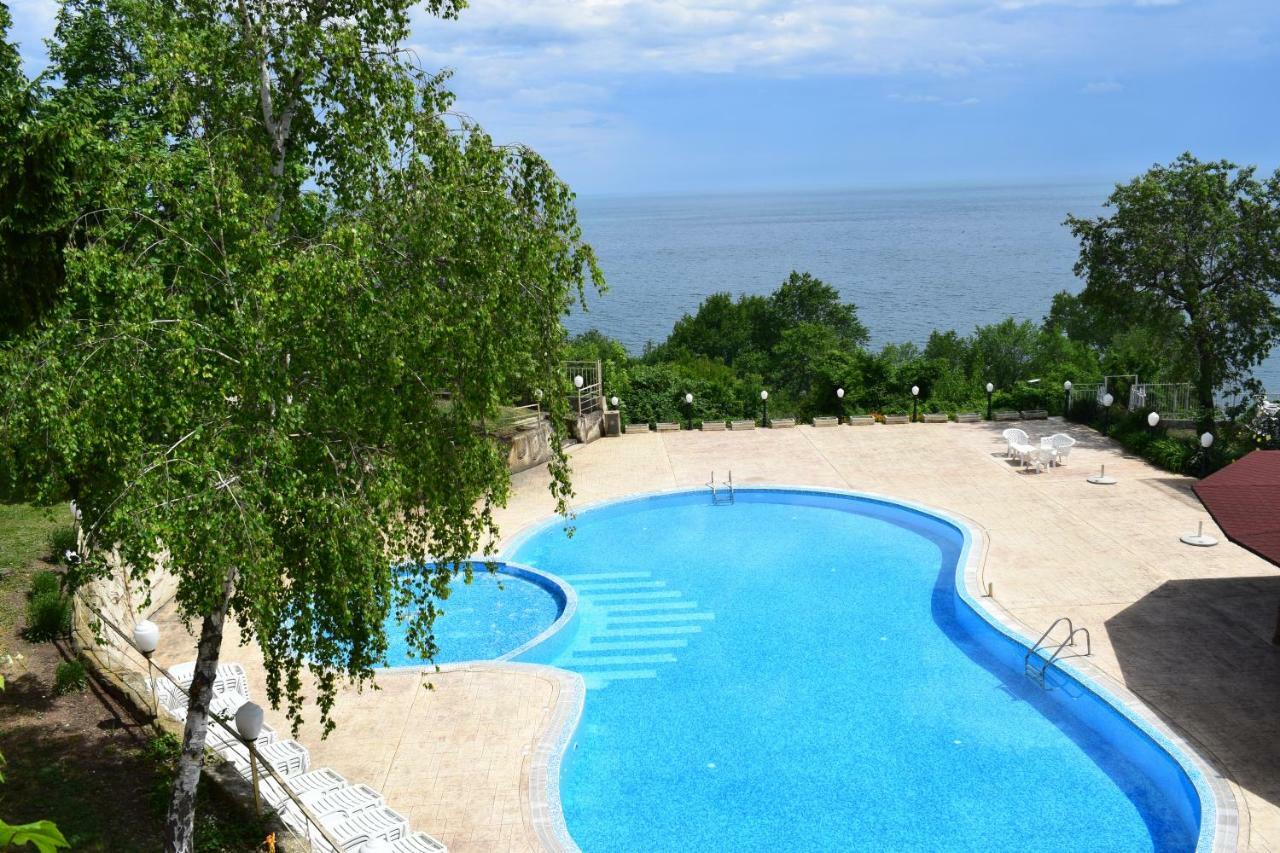 Ahilea Hotel - Free Pool Access Balchik Exterior photo