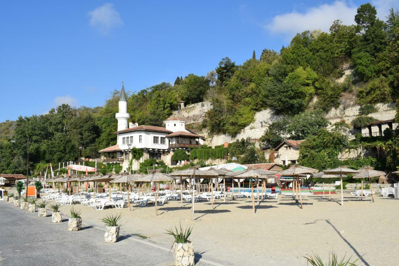 Ahilea Hotel - Free Pool Access Balchik Exterior photo