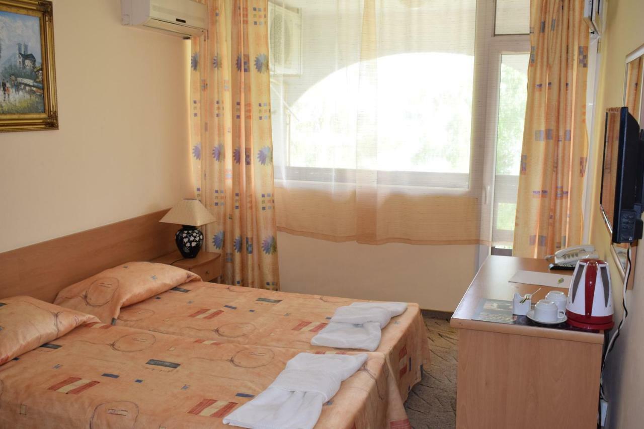 Ahilea Hotel - Free Pool Access Balchik Exterior photo